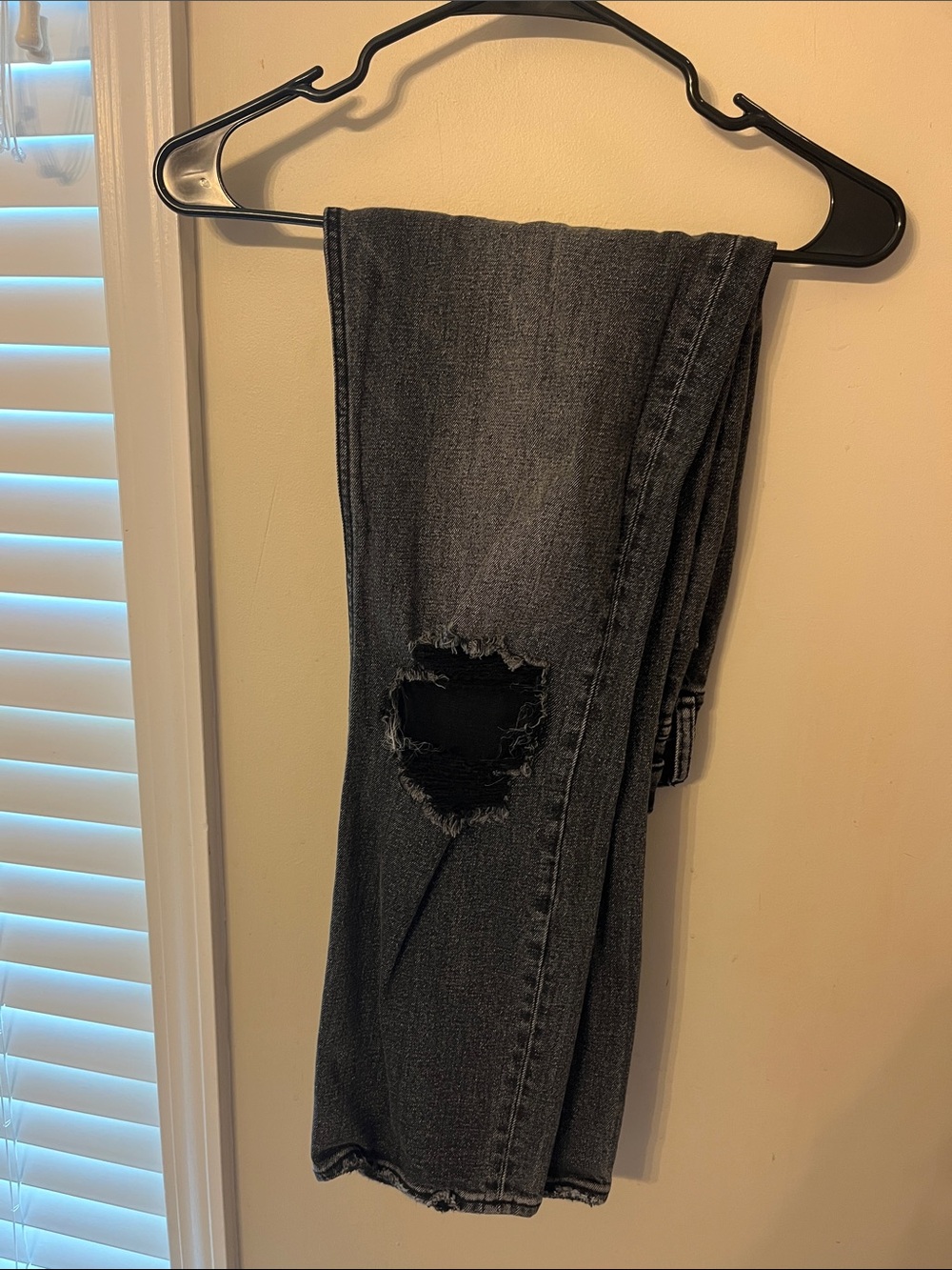 Abercrombie & Fitch Black Distressed Skinny Jeans